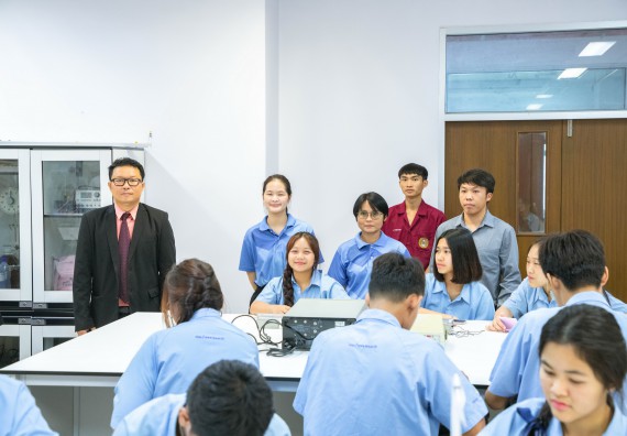 ภาพกิจกรรม   คณะวิทยาศาสตร์และเทคโนโลยี มหาวิทยาลัยราชภัฏกำแพงเพชร ร่วมกับโรงเรียนตากพิทยาคม กำหนดจัดกิจกรรมสร้างเสริมทักษะกระบวนการทางวิทยาศาสตร์สู่มาตรฐานสากล