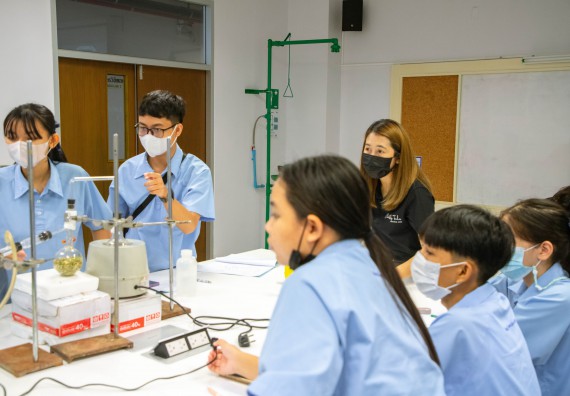 ภาพกิจกรรม   คณะวิทยาศาสตร์และเทคโนโลยี มหาวิทยาลัยราชภัฏกำแพงเพชร ร่วมกับโรงเรียนตากพิทยาคม กำหนดจัดกิจกรรมสร้างเสริมทักษะกระบวนการทางวิทยาศาสตร์สู่มาตรฐานสากล