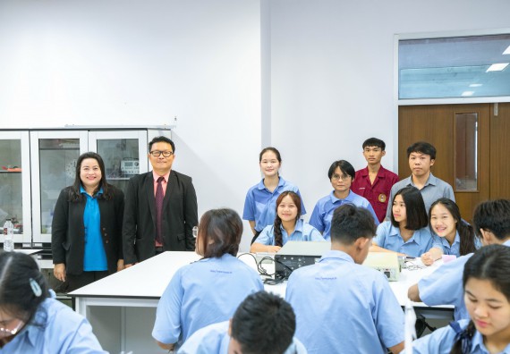 ภาพกิจกรรม   คณะวิทยาศาสตร์และเทคโนโลยี มหาวิทยาลัยราชภัฏกำแพงเพชร ร่วมกับโรงเรียนตากพิทยาคม กำหนดจัดกิจกรรมสร้างเสริมทักษะกระบวนการทางวิทยาศาสตร์สู่มาตรฐานสากล