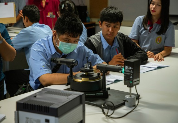 ภาพกิจกรรม   คณะวิทยาศาสตร์และเทคโนโลยี มหาวิทยาลัยราชภัฏกำแพงเพชร ร่วมกับโรงเรียนตากพิทยาคม กำหนดจัดกิจกรรมสร้างเสริมทักษะกระบวนการทางวิทยาศาสตร์สู่มาตรฐานสากล