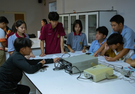 ภาพกิจกรรม   คณะวิทยาศาสตร์และเทคโนโลยี มหาวิทยาลัยราชภัฏกำแพงเพชร ร่วมกับโรงเรียนตากพิทยาคม กำหนดจัดกิจกรรมสร้างเสริมทักษะกระบวนการทางวิทยาศาสตร์สู่มาตรฐานสากล