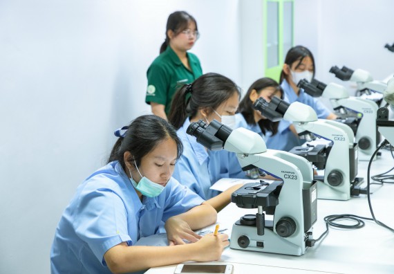 ภาพกิจกรรม   คณะวิทยาศาสตร์และเทคโนโลยี มหาวิทยาลัยราชภัฏกำแพงเพชร ร่วมกับโรงเรียนตากพิทยาคม กำหนดจัดกิจกรรมสร้างเสริมทักษะกระบวนการทางวิทยาศาสตร์สู่มาตรฐานสากล