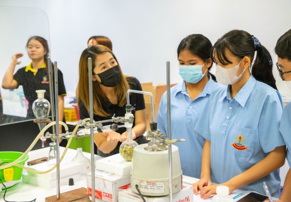 ภาพกิจกรรม   คณะวิทยาศาสตร์และเทคโนโลยี มหาวิทยาลัยราชภัฏกำแพงเพชร ร่วมกับโรงเรียนตากพิทยาคม กำหนดจัดกิจกรรมสร้างเสริมทักษะกระบวนการทางวิทยาศาสตร์สู่มาตรฐานสากล