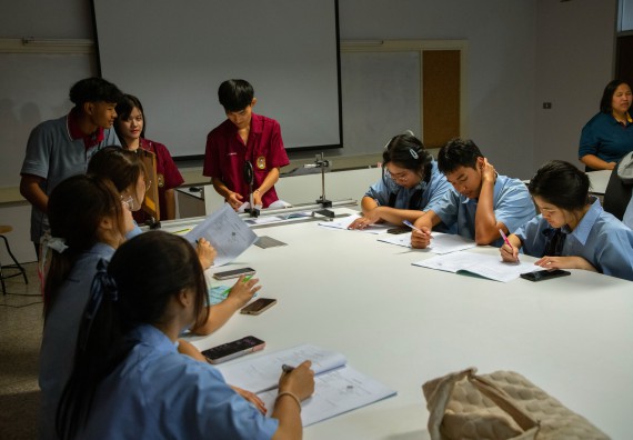 ภาพกิจกรรม   คณะวิทยาศาสตร์และเทคโนโลยี มหาวิทยาลัยราชภัฏกำแพงเพชร ร่วมกับโรงเรียนตากพิทยาคม กำหนดจัดกิจกรรมสร้างเสริมทักษะกระบวนการทางวิทยาศาสตร์สู่มาตรฐานสากล