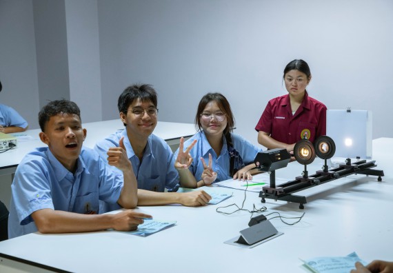 ภาพกิจกรรม   คณะวิทยาศาสตร์และเทคโนโลยี มหาวิทยาลัยราชภัฏกำแพงเพชร ร่วมกับโรงเรียนตากพิทยาคม กำหนดจัดกิจกรรมสร้างเสริมทักษะกระบวนการทางวิทยาศาสตร์สู่มาตรฐานสากล