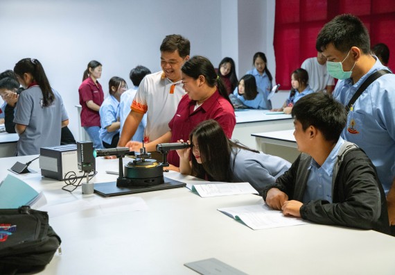 ภาพกิจกรรม   คณะวิทยาศาสตร์และเทคโนโลยี มหาวิทยาลัยราชภัฏกำแพงเพชร ร่วมกับโรงเรียนตากพิทยาคม กำหนดจัดกิจกรรมสร้างเสริมทักษะกระบวนการทางวิทยาศาสตร์สู่มาตรฐานสากล