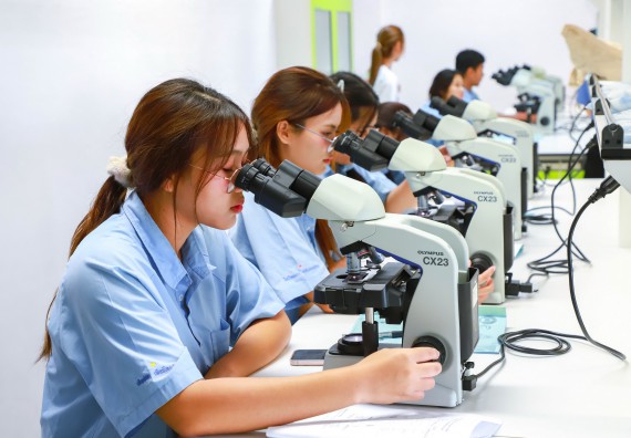 ภาพกิจกรรม   คณะวิทยาศาสตร์และเทคโนโลยี มหาวิทยาลัยราชภัฏกำแพงเพชร ร่วมกับโรงเรียนตากพิทยาคม กำหนดจัดกิจกรรมสร้างเสริมทักษะกระบวนการทางวิทยาศาสตร์สู่มาตรฐานสากล