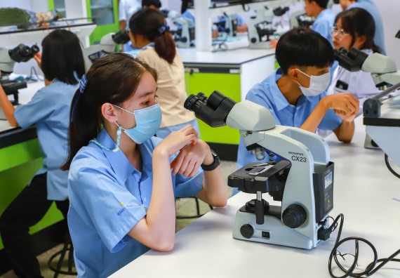 ภาพกิจกรรม   คณะวิทยาศาสตร์และเทคโนโลยี มหาวิทยาลัยราชภัฏกำแพงเพชร ร่วมกับโรงเรียนตากพิทยาคม กำหนดจัดกิจกรรมสร้างเสริมทักษะกระบวนการทางวิทยาศาสตร์สู่มาตรฐานสากล