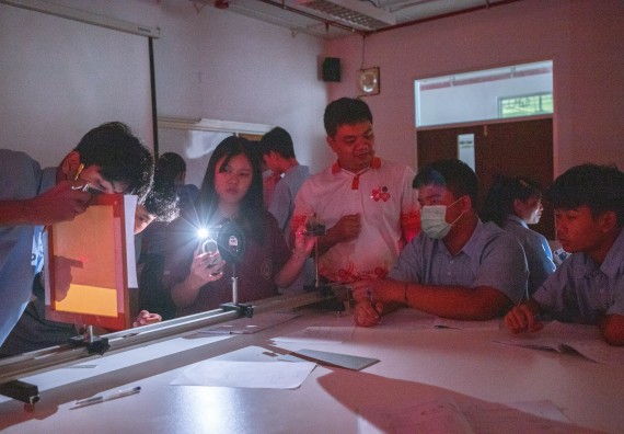 ภาพกิจกรรม   คณะวิทยาศาสตร์และเทคโนโลยี มหาวิทยาลัยราชภัฏกำแพงเพชร ร่วมกับโรงเรียนตากพิทยาคม กำหนดจัดกิจกรรมสร้างเสริมทักษะกระบวนการทางวิทยาศาสตร์สู่มาตรฐานสากล