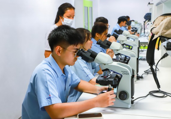 ภาพกิจกรรม   คณะวิทยาศาสตร์และเทคโนโลยี มหาวิทยาลัยราชภัฏกำแพงเพชร ร่วมกับโรงเรียนตากพิทยาคม กำหนดจัดกิจกรรมสร้างเสริมทักษะกระบวนการทางวิทยาศาสตร์สู่มาตรฐานสากล