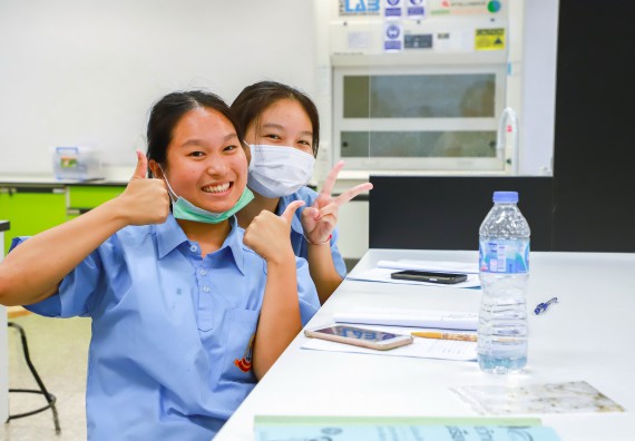 ภาพกิจกรรม   คณะวิทยาศาสตร์และเทคโนโลยี มหาวิทยาลัยราชภัฏกำแพงเพชร ร่วมกับโรงเรียนตากพิทยาคม กำหนดจัดกิจกรรมสร้างเสริมทักษะกระบวนการทางวิทยาศาสตร์สู่มาตรฐานสากล