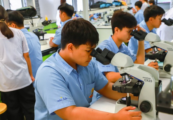 ภาพกิจกรรม   คณะวิทยาศาสตร์และเทคโนโลยี มหาวิทยาลัยราชภัฏกำแพงเพชร ร่วมกับโรงเรียนตากพิทยาคม กำหนดจัดกิจกรรมสร้างเสริมทักษะกระบวนการทางวิทยาศาสตร์สู่มาตรฐานสากล