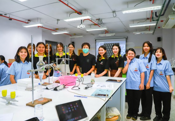 ภาพกิจกรรม   คณะวิทยาศาสตร์และเทคโนโลยี มหาวิทยาลัยราชภัฏกำแพงเพชร ร่วมกับโรงเรียนตากพิทยาคม กำหนดจัดกิจกรรมสร้างเสริมทักษะกระบวนการทางวิทยาศาสตร์สู่มาตรฐานสากล