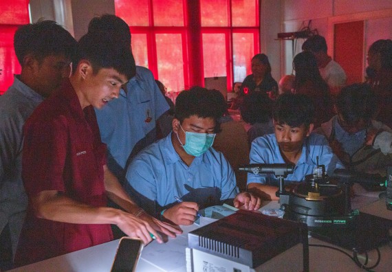 ภาพกิจกรรม   คณะวิทยาศาสตร์และเทคโนโลยี มหาวิทยาลัยราชภัฏกำแพงเพชร ร่วมกับโรงเรียนตากพิทยาคม กำหนดจัดกิจกรรมสร้างเสริมทักษะกระบวนการทางวิทยาศาสตร์สู่มาตรฐานสากล