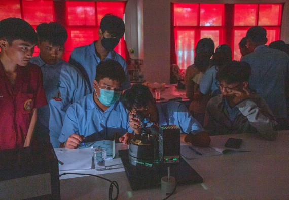 ภาพกิจกรรม   คณะวิทยาศาสตร์และเทคโนโลยี มหาวิทยาลัยราชภัฏกำแพงเพชร ร่วมกับโรงเรียนตากพิทยาคม กำหนดจัดกิจกรรมสร้างเสริมทักษะกระบวนการทางวิทยาศาสตร์สู่มาตรฐานสากล