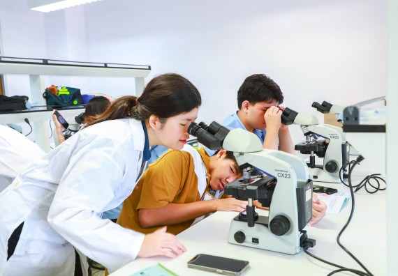 ภาพกิจกรรม   คณะวิทยาศาสตร์และเทคโนโลยี มหาวิทยาลัยราชภัฏกำแพงเพชร ร่วมกับโรงเรียนตากพิทยาคม กำหนดจัดกิจกรรมสร้างเสริมทักษะกระบวนการทางวิทยาศาสตร์สู่มาตรฐานสากล