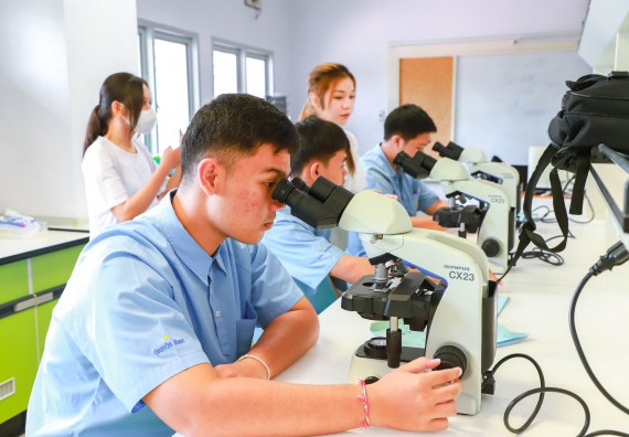 ภาพกิจกรรม   คณะวิทยาศาสตร์และเทคโนโลยี มหาวิทยาลัยราชภัฏกำแพงเพชร ร่วมกับโรงเรียนตากพิทยาคม กำหนดจัดกิจกรรมสร้างเสริมทักษะกระบวนการทางวิทยาศาสตร์สู่มาตรฐานสากล