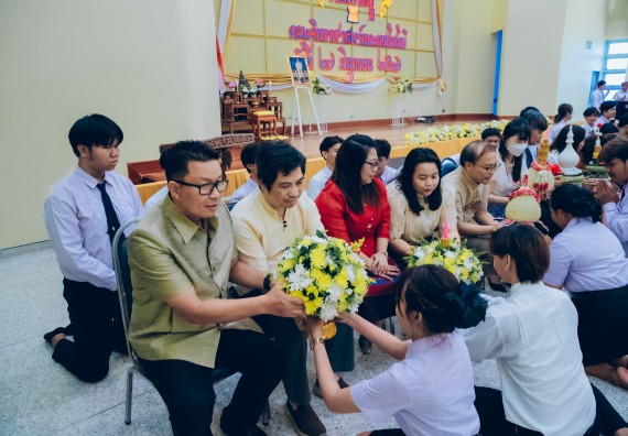 ภาพกิจกรรม  คณะวิทยาศาสตร์และเทคโนโลยี จัดกิจกรรมไหว้ครูคณะวิทยาศาสตร์และเทคโนโลยี ประจำปีการศึกษา 2567