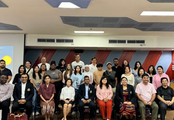 โปรแกรมวิชาคณิตศาสตร์ เข้าศึกษาดูงานด้านการจัดการศึกษาและงานวิจัยเยี่ยมชมโบราณสถานที่สำคัญของประเทศไทย