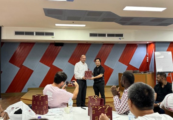 โปรแกรมวิชาคณิตศาสตร์ เข้าศึกษาดูงานด้านการจัดการศึกษาและงานวิจัยเยี่ยมชมโบราณสถานที่สำคัญของประเทศไทย