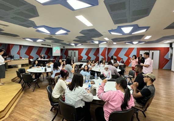 โปรแกรมวิชาคณิตศาสตร์ เข้าศึกษาดูงานด้านการจัดการศึกษาและงานวิจัยเยี่ยมชมโบราณสถานที่สำคัญของประเทศไทย