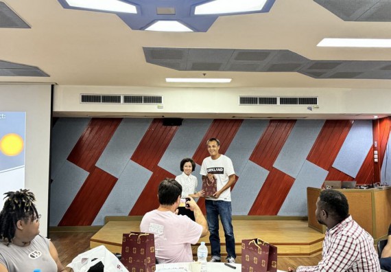 โปรแกรมวิชาคณิตศาสตร์ เข้าศึกษาดูงานด้านการจัดการศึกษาและงานวิจัยเยี่ยมชมโบราณสถานที่สำคัญของประเทศไทย