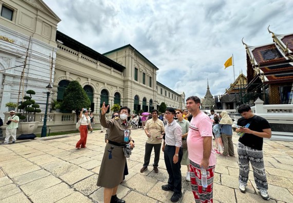 โปรแกรมวิชาคณิตศาสตร์ เข้าศึกษาดูงานด้านการจัดการศึกษาและงานวิจัยเยี่ยมชมโบราณสถานที่สำคัญของประเทศไทย