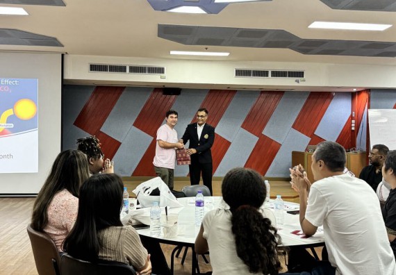 โปรแกรมวิชาคณิตศาสตร์ เข้าศึกษาดูงานด้านการจัดการศึกษาและงานวิจัยเยี่ยมชมโบราณสถานที่สำคัญของประเทศไทย