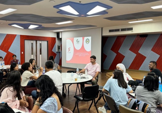 โปรแกรมวิชาคณิตศาสตร์ เข้าศึกษาดูงานด้านการจัดการศึกษาและงานวิจัยเยี่ยมชมโบราณสถานที่สำคัญของประเทศไทย