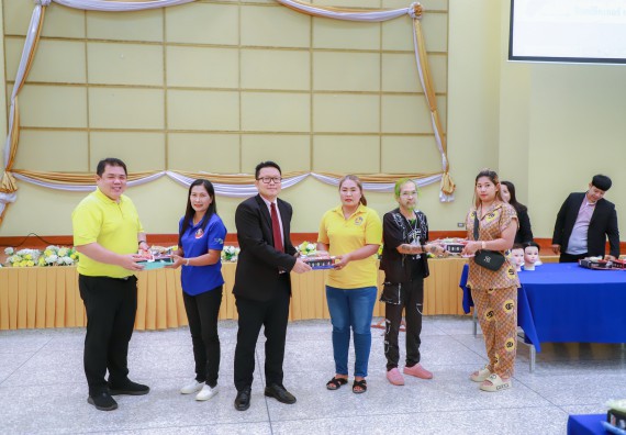 ภาพกิจกรรม  คณะวิทยาศาสตร์และเทคโนโลยี จัดกิจกรรมการอบรมเชิงปฏิบัติการ เรื่อง การเป็นช่างตัดผมอย่างมืออาชีพ ตามโครงการพัฒนาคุณภาพชีวิตและยกระดับเศรษฐกิจฐานราก