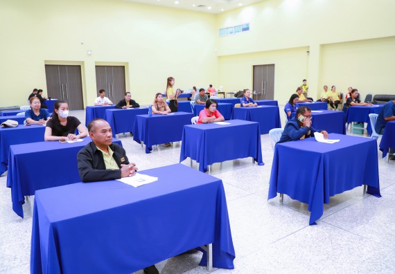 ภาพกิจกรรม  คณะวิทยาศาสตร์และเทคโนโลยี จัดกิจกรรมการอบรมเชิงปฏิบัติการ เรื่อง การเป็นช่างตัดผมอย่างมืออาชีพ ตามโครงการพัฒนาคุณภาพชีวิตและยกระดับเศรษฐกิจฐานราก