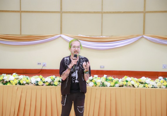 ภาพกิจกรรม  คณะวิทยาศาสตร์และเทคโนโลยี จัดกิจกรรมการอบรมเชิงปฏิบัติการ เรื่อง การเป็นช่างตัดผมอย่างมืออาชีพ ตามโครงการพัฒนาคุณภาพชีวิตและยกระดับเศรษฐกิจฐานราก