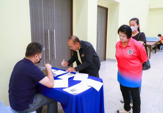 ภาพกิจกรรม  คณะวิทยาศาสตร์และเทคโนโลยี จัดกิจกรรมการอบรมเชิงปฏิบัติการ เรื่อง การเป็นช่างตัดผมอย่างมืออาชีพ ตามโครงการพัฒนาคุณภาพชีวิตและยกระดับเศรษฐกิจฐานราก