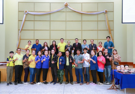 ภาพกิจกรรม  คณะวิทยาศาสตร์และเทคโนโลยี จัดกิจกรรมการอบรมเชิงปฏิบัติการ เรื่อง การเป็นช่างตัดผมอย่างมืออาชีพ ตามโครงการพัฒนาคุณภาพชีวิตและยกระดับเศรษฐกิจฐานราก