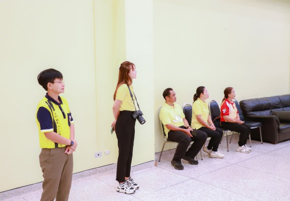 ภาพกิจกรรม  คณะวิทยาศาสตร์และเทคโนโลยี จัดกิจกรรมการอบรมเชิงปฏิบัติการ เรื่อง การเป็นช่างตัดผมอย่างมืออาชีพ ตามโครงการพัฒนาคุณภาพชีวิตและยกระดับเศรษฐกิจฐานราก