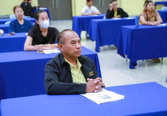 ภาพกิจกรรม  คณะวิทยาศาสตร์และเทคโนโลยี จัดกิจกรรมการอบรมเชิงปฏิบัติการ เรื่อง การเป็นช่างตัดผมอย่างมืออาชีพ ตามโครงการพัฒนาคุณภาพชีวิตและยกระดับเศรษฐกิจฐานราก