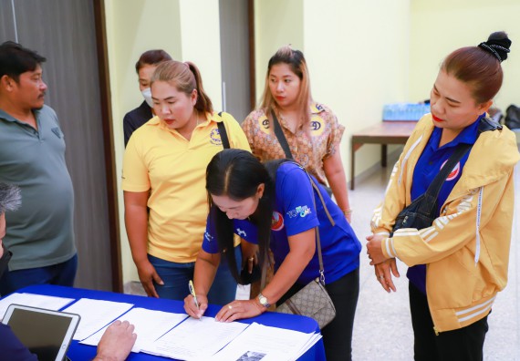 ภาพกิจกรรม  คณะวิทยาศาสตร์และเทคโนโลยี จัดกิจกรรมการอบรมเชิงปฏิบัติการ เรื่อง การเป็นช่างตัดผมอย่างมืออาชีพ ตามโครงการพัฒนาคุณภาพชีวิตและยกระดับเศรษฐกิจฐานราก