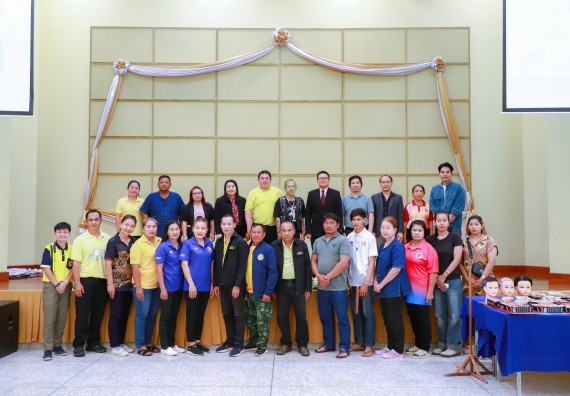 ภาพกิจกรรม  คณะวิทยาศาสตร์และเทคโนโลยี จัดกิจกรรมการอบรมเชิงปฏิบัติการ เรื่อง การเป็นช่างตัดผมอย่างมืออาชีพ ตามโครงการพัฒนาคุณภาพชีวิตและยกระดับเศรษฐกิจฐานราก