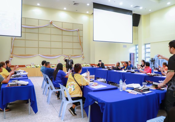 ภาพกิจกรรม  คณะวิทยาศาสตร์และเทคโนโลยี จัดกิจกรรมการอบรมเชิงปฏิบัติการ เรื่อง การเป็นช่างตัดผมอย่างมืออาชีพ ตามโครงการพัฒนาคุณภาพชีวิตและยกระดับเศรษฐกิจฐานราก