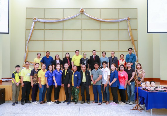 ภาพกิจกรรม  คณะวิทยาศาสตร์และเทคโนโลยี จัดกิจกรรมการอบรมเชิงปฏิบัติการ เรื่อง การเป็นช่างตัดผมอย่างมืออาชีพ ตามโครงการพัฒนาคุณภาพชีวิตและยกระดับเศรษฐกิจฐานราก