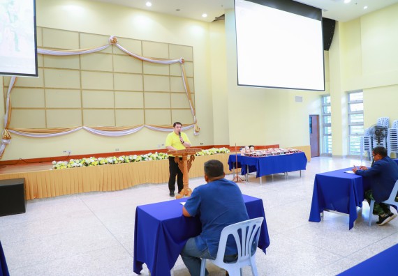 ภาพกิจกรรม  คณะวิทยาศาสตร์และเทคโนโลยี จัดกิจกรรมการอบรมเชิงปฏิบัติการ เรื่อง การเป็นช่างตัดผมอย่างมืออาชีพ ตามโครงการพัฒนาคุณภาพชีวิตและยกระดับเศรษฐกิจฐานราก