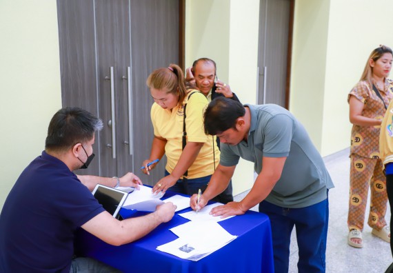 ภาพกิจกรรม  คณะวิทยาศาสตร์และเทคโนโลยี จัดกิจกรรมการอบรมเชิงปฏิบัติการ เรื่อง การเป็นช่างตัดผมอย่างมืออาชีพ ตามโครงการพัฒนาคุณภาพชีวิตและยกระดับเศรษฐกิจฐานราก