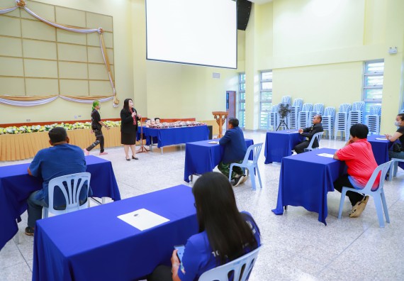 ภาพกิจกรรม  คณะวิทยาศาสตร์และเทคโนโลยี จัดกิจกรรมการอบรมเชิงปฏิบัติการ เรื่อง การเป็นช่างตัดผมอย่างมืออาชีพ ตามโครงการพัฒนาคุณภาพชีวิตและยกระดับเศรษฐกิจฐานราก