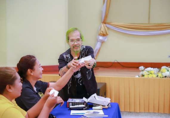 ภาพกิจกรรม  คณะวิทยาศาสตร์และเทคโนโลยี จัดกิจกรรมการอบรมเชิงปฏิบัติการ เรื่อง การเป็นช่างตัดผมอย่างมืออาชีพ ตามโครงการพัฒนาคุณภาพชีวิตและยกระดับเศรษฐกิจฐานราก