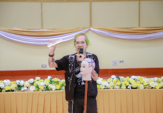 ภาพกิจกรรม  คณะวิทยาศาสตร์และเทคโนโลยี จัดกิจกรรมการอบรมเชิงปฏิบัติการ เรื่อง การเป็นช่างตัดผมอย่างมืออาชีพ ตามโครงการพัฒนาคุณภาพชีวิตและยกระดับเศรษฐกิจฐานราก