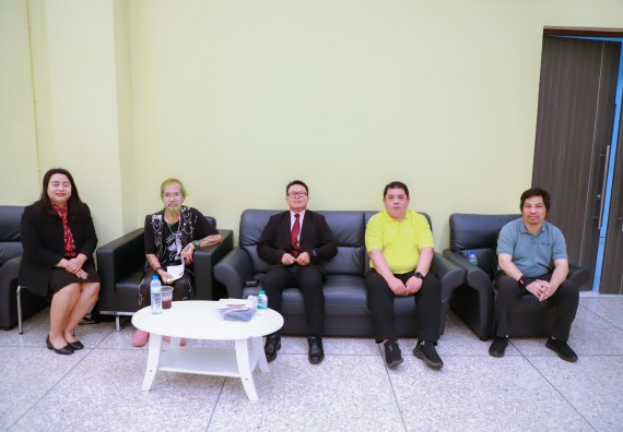 ภาพกิจกรรม  คณะวิทยาศาสตร์และเทคโนโลยี จัดกิจกรรมการอบรมเชิงปฏิบัติการ เรื่อง การเป็นช่างตัดผมอย่างมืออาชีพ ตามโครงการพัฒนาคุณภาพชีวิตและยกระดับเศรษฐกิจฐานราก