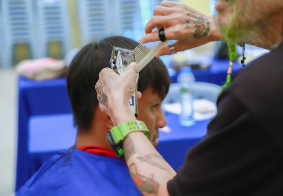 ภาพกิจกรรม  คณะวิทยาศาสตร์และเทคโนโลยี จัดกิจกรรมการอบรมเชิงปฏิบัติการ เรื่อง การเป็นช่างตัดผมอย่างมืออาชีพ ตามโครงการพัฒนาคุณภาพชีวิตและยกระดับเศรษฐกิจฐานราก