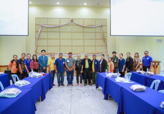 ภาพกิจกรรม  คณะวิทยาศาสตร์และเทคโนโลยี จัดกิจกรรมการอบรมเชิงปฏิบัติการ เรื่อง การเป็นช่างตัดผมอย่างมืออาชีพ ตามโครงการพัฒนาคุณภาพชีวิตและยกระดับเศรษฐกิจฐานราก