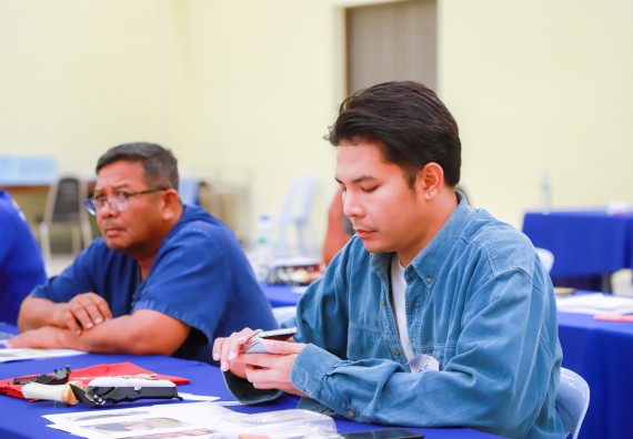 ภาพกิจกรรม  คณะวิทยาศาสตร์และเทคโนโลยี จัดกิจกรรมการอบรมเชิงปฏิบัติการ เรื่อง การเป็นช่างตัดผมอย่างมืออาชีพ ตามโครงการพัฒนาคุณภาพชีวิตและยกระดับเศรษฐกิจฐานราก