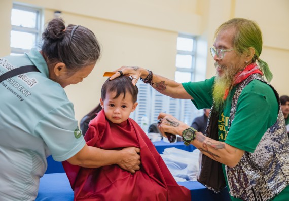 ภาพกิจกรรม  คณะวิทยาศาสตร์และเทคโนโลยี จัดกิจกรรมการอบรมเชิงปฏิบัติการ เรื่อง การเป็นช่างตัดผมอย่างมืออาชีพ ตามโครงการพัฒนาคุณภาพชีวิตและยกระดับเศรษฐกิจฐานราก
